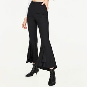 ♥️Zara Basic high waisted cropped ruffle pants